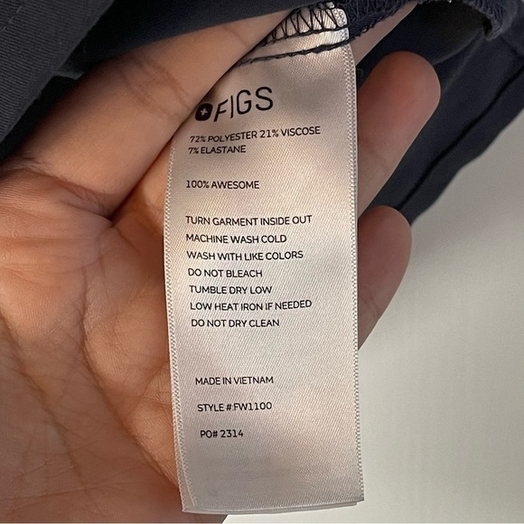 Figs Casma Three Pocket Scrub Top in Navy XXL - Picture 5 of 6